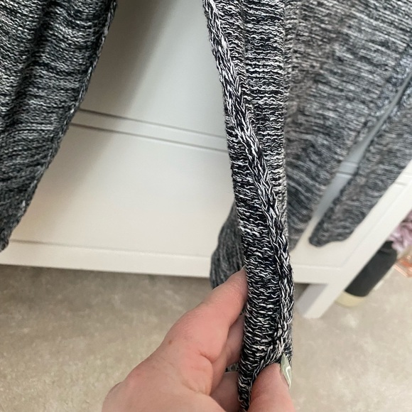 H&M Mens Marbeled Sweater - Picture 2 of 2